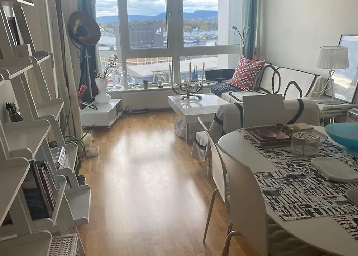 Cozy Apt With Balcony!